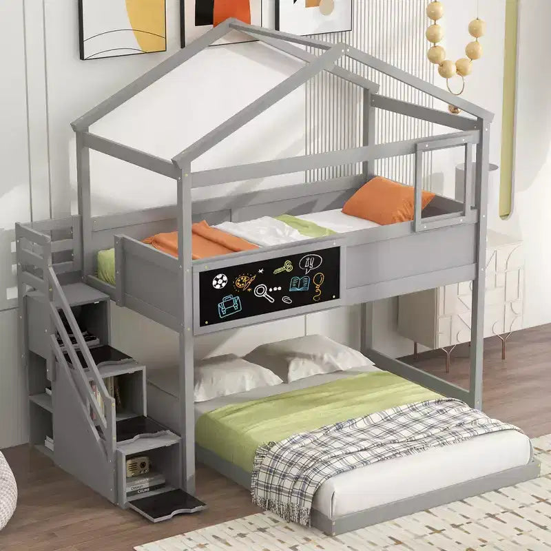 Letto a castello "casa" a due piani con scaletta a cassetti e lavagna, per la camera dei bambini