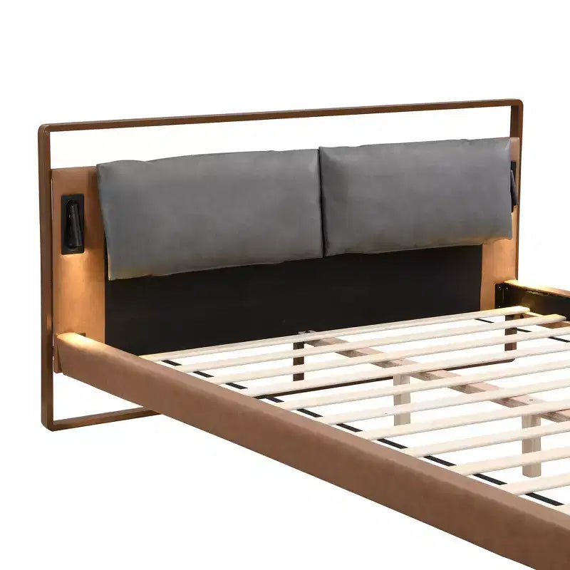 Letto a Piattaforma Contemporaneo in Similpelle con 2 Luci Notturne, Marrone/Grigio, Queen/King