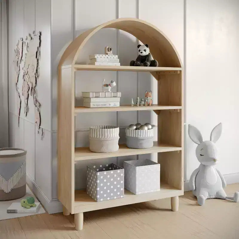 Libreria aperta in legno con parte superiore arrotondata, 4 ripiani e gambe cilindriche, soggiorno moderno