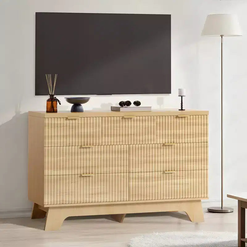 Cassettiera Mid Century Moderna a 7 cassetti per camera da letto - Cassettone largo 120 cm in rovere con maniglie dorate - Mobile contenitore in legno scanalato - Multiuso per armadio