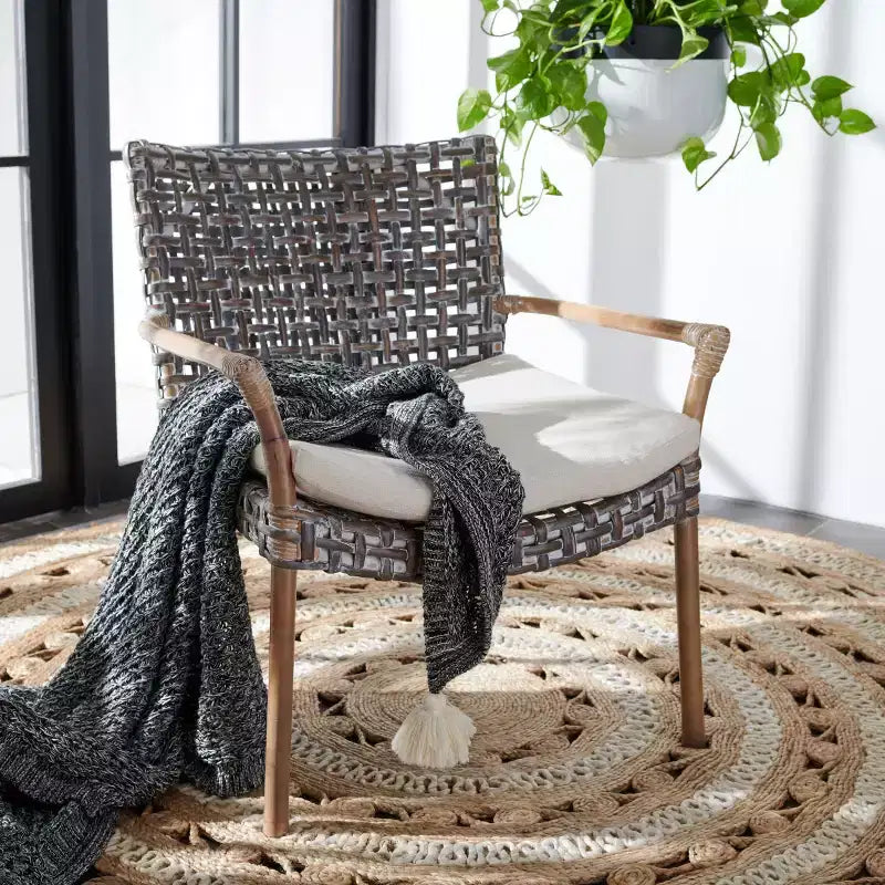 Poltrona in Rattan con Cuscino, Sedia con Braccioli Intrecciata Boho per Soggiorno e Camera da Letto