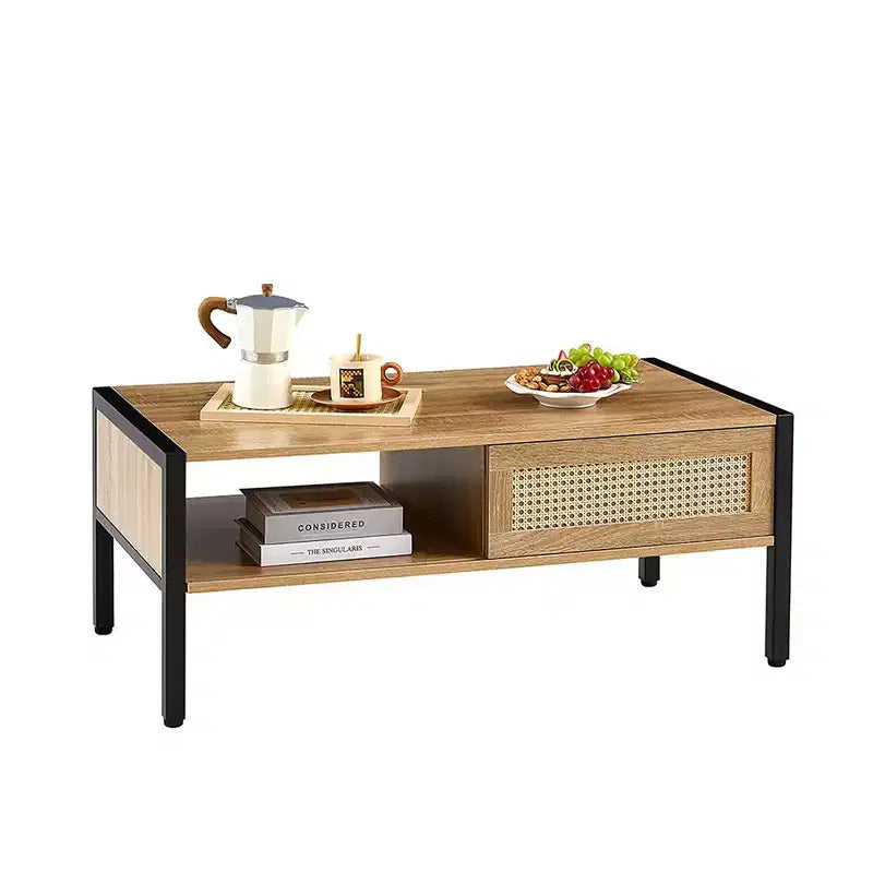 Tavolino da Caffè in Rattan con Ante Scorrevoli e Ripiani, Gambe in Metallo, Tavolini Bassi Boho per Soggiorno 102 x 54 x 42 cm